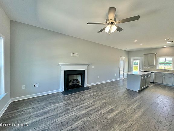 5th image of 106 Dunbar Hill Drive