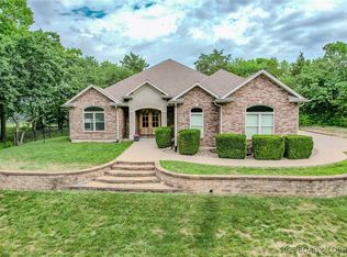 261 Willow Ridge Rd, Lake Ozark, MO 65049