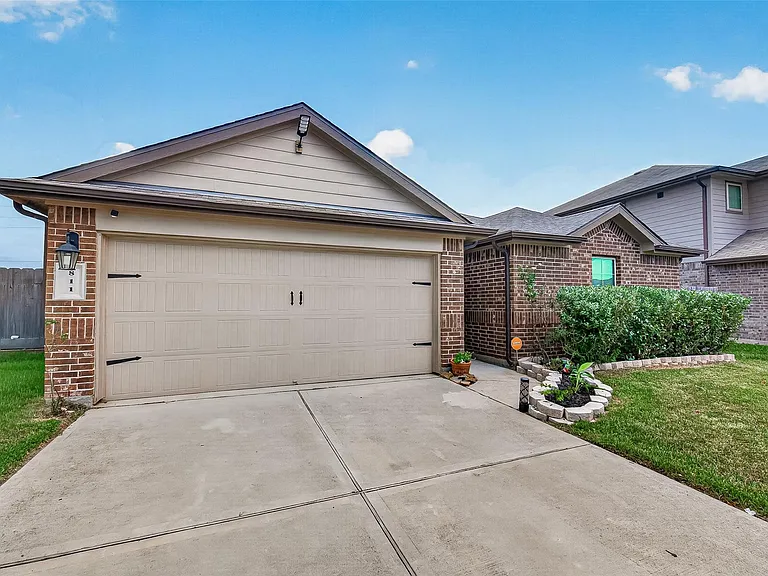811 Petunia Falls Ln — Photo 6