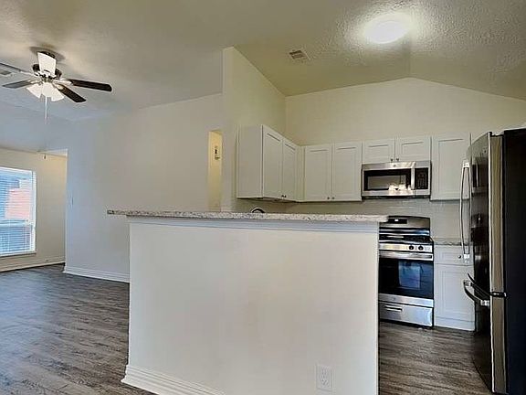 2nd image of 20602 Sycamore Crest Ln