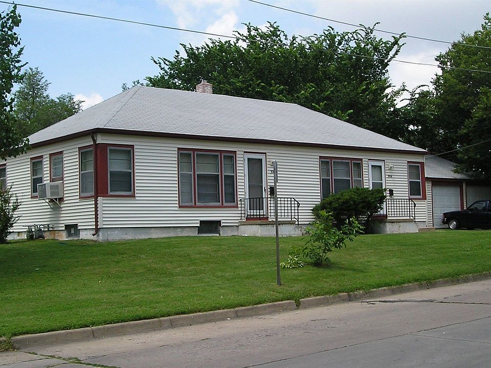 3002 E Murdock 1 Br duplex