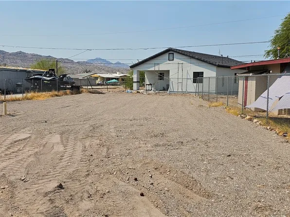 897 Harbor Dr, Bullhead City, AZ 86442