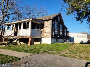 2 Maple Ave, Elsmere, DE 19805