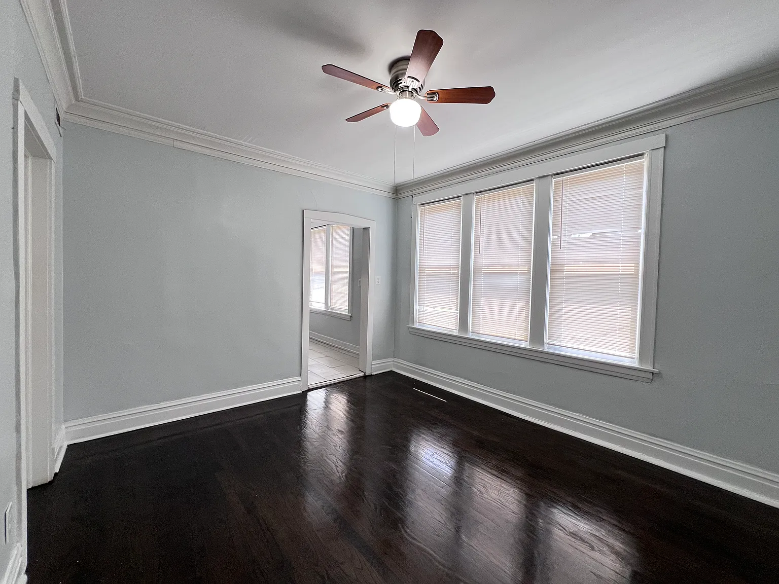 3 bed, $1,400 — Photo 4