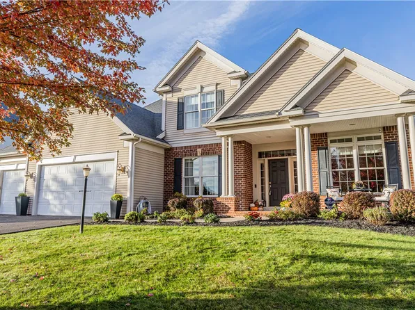 137 Lynx Ct, Fairport, NY 14450