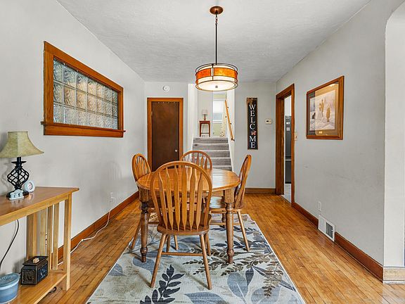 4th image of 707 Saint Wenceslaus St