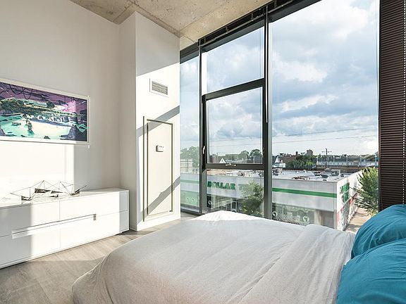 5th image of 2703 W Belden Ave #4A
