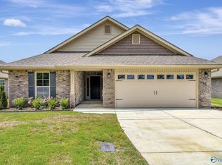 15377 Springbrook Trce, Athens, AL 35611