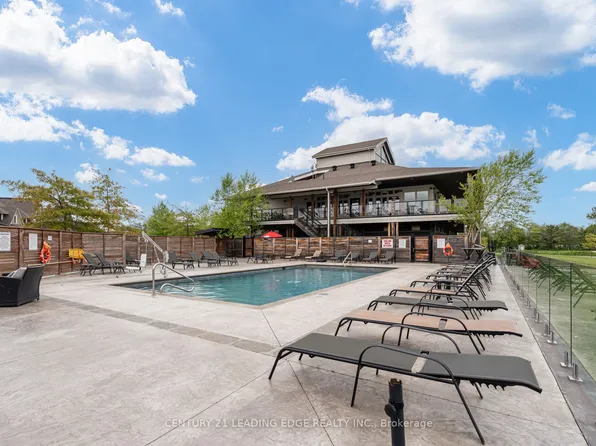 105 Marina Village Dr, Georgian Bay, ON L0K 1S0