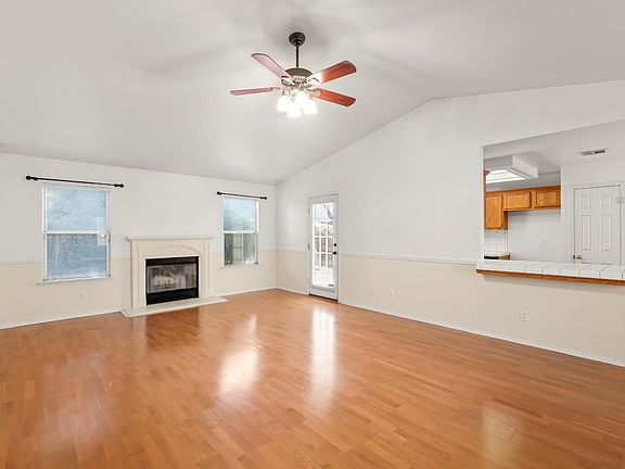 4th image of 2313 N Milburn Ave