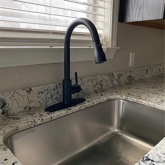 1610 Rock Hollow Loop — Photo 10