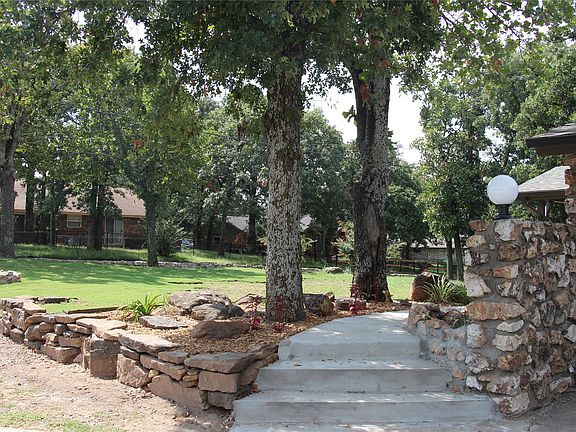 4th image of 2 Westwind Dr