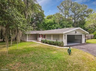 104 Lakeview Ave, Lady Lake, FL 32159