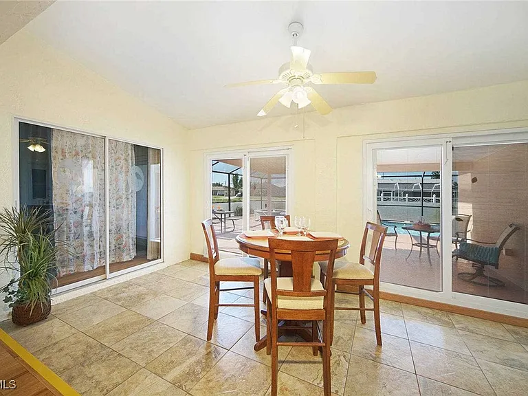 3832 SW 20th Ave — Photo 8