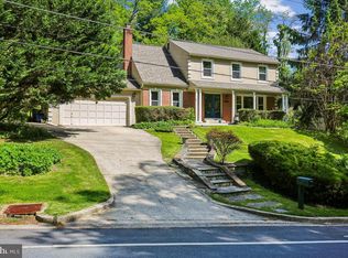 9707 Stoneybrook Dr, Kensington, MD 20895