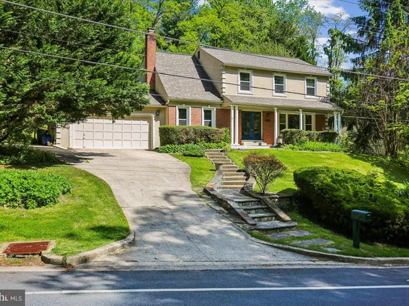 9707 Stoneybrook Dr, Kensington, MD 20895