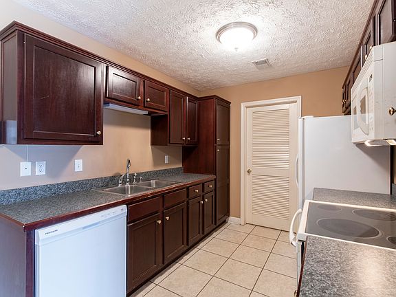 4th image of 7803 Alfred Schlatter Dr #6