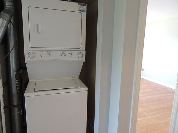 5th image of 7600 N Marshfield Ave #501