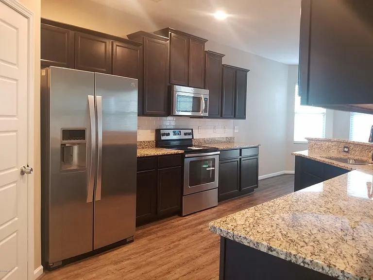411 Cyrus Thompson Dr — Photo 6