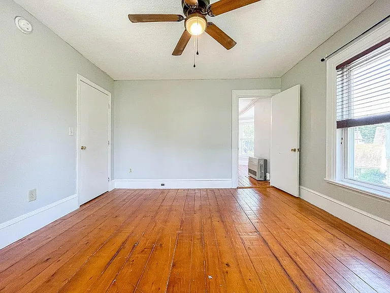 27 Brentwood St #2 — Photo 38