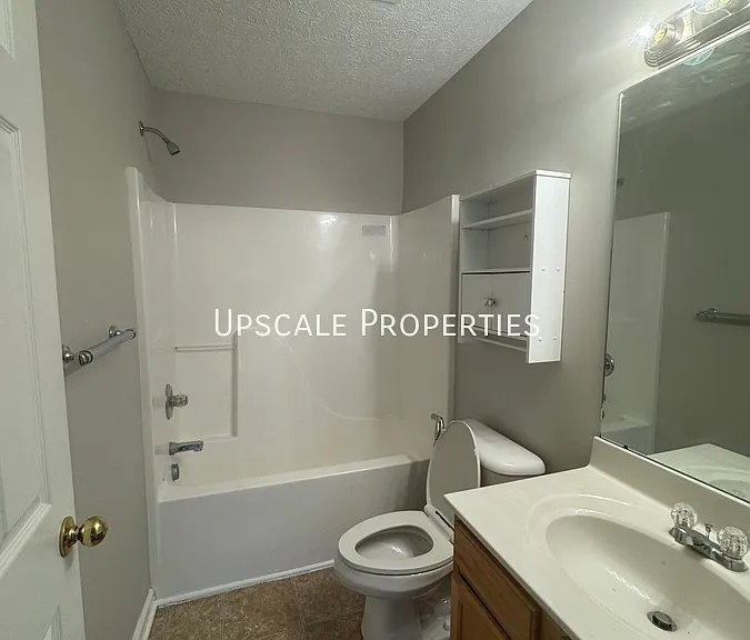 3009 Roundway Down Ln — Photo 10