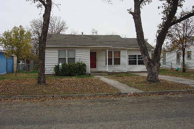 1st image of 1221 E 20th St