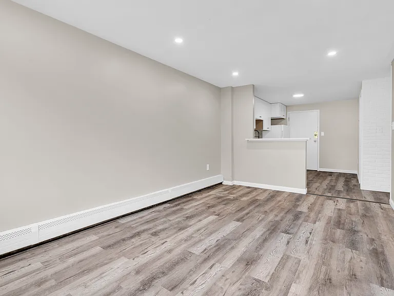 150 2nd St #205 — Photo 3