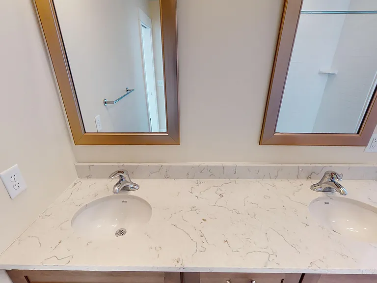100 E Clifton Ave #4 — Photo 14