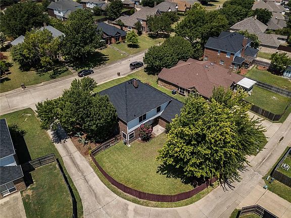 5th image of 208 Boulder Creek Dr