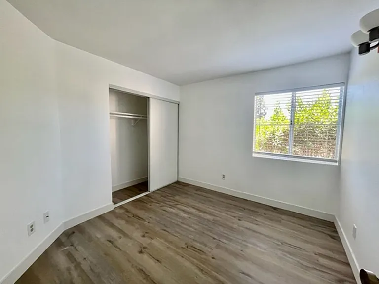 2077 Lakeridge Cir #104 — Photo 9