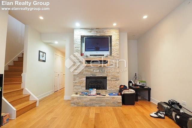 1st image of 1261 N Honore St #1