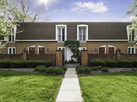 2nd image of 2894 Chateau Cir