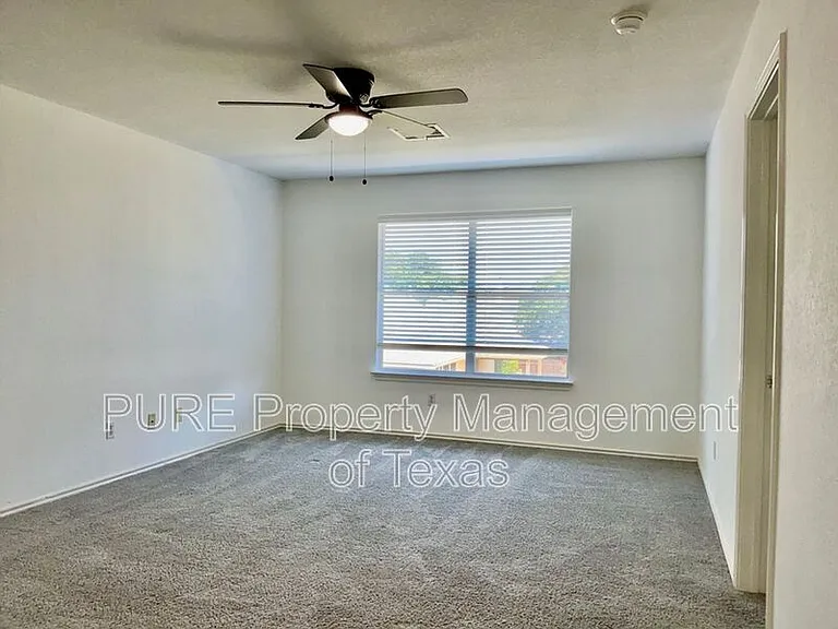 1405 Summercrest Blvd — Photo 23
