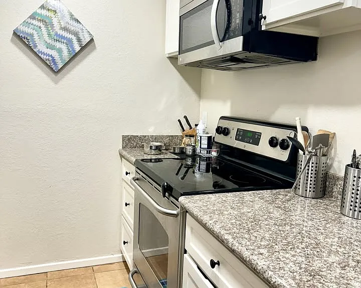 3300 Wolcott Cmn — Photo 26