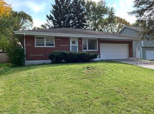 2007 W Oakleaf Dr, McHenry, IL 60051