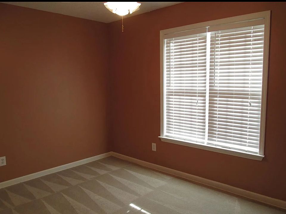 1st image of 400 Kingfisher Dr