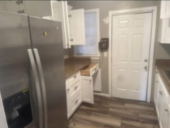 4th image of 1659 University Street