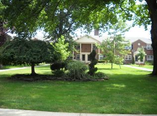 21408 69th Ave, Oakland Gardens, NY 11364