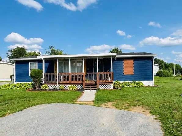 8755 Breinig Run Cir, Breinigsville, PA 18031