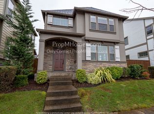 28575 SW Coffee Lake Dr, Wilsonville, OR 97070