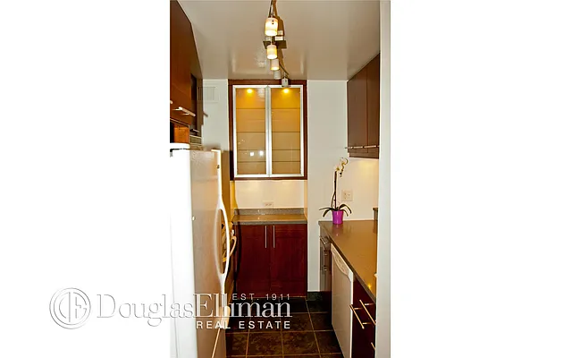 Rented by Douglas Elliman | media 4