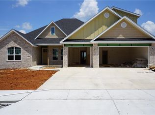 1400 Golden Jubilee Rd, Centerton, AR 72719