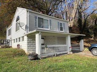 704 Williams Ave, Raceland, KY 41169