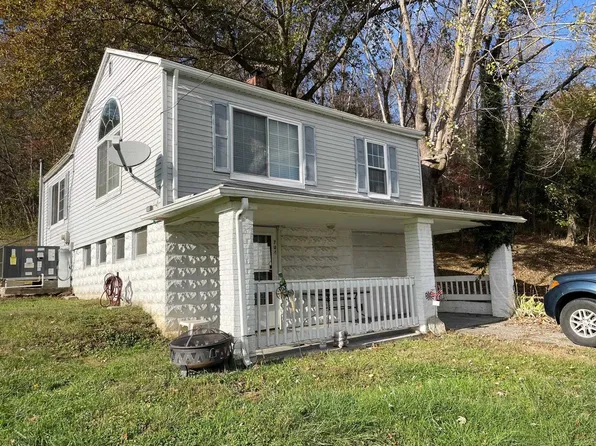 704 Williams Ave, Raceland, KY 41169