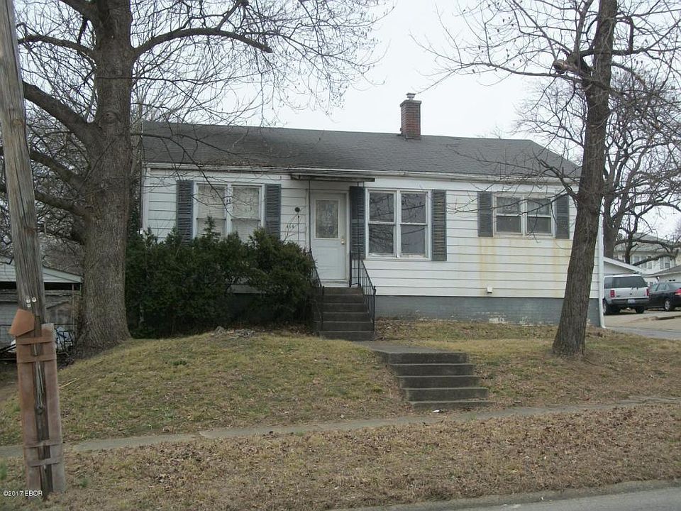 1st image of 414 W Poplar St