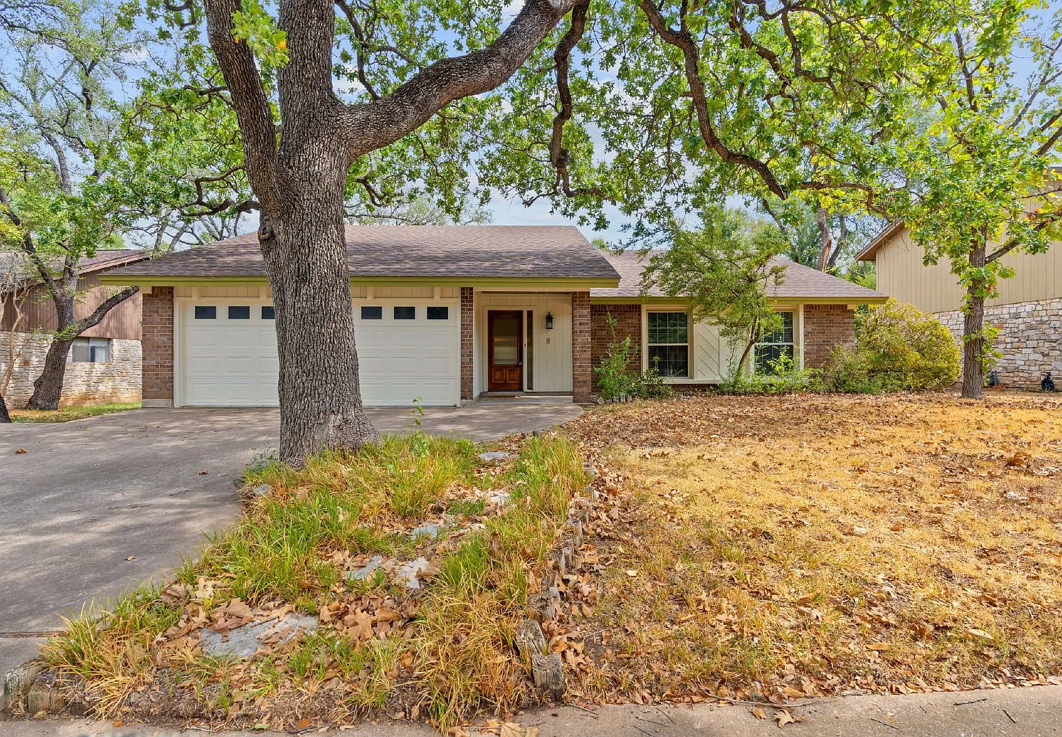 5 bed, 2.5 bath, 2588 sqft, $2,595 — Photo 3