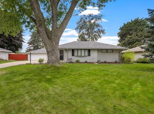 9018 11th Ave S, Bloomington, MN 55420