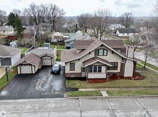 1422 Simon Ave, Carroll, IA 51401