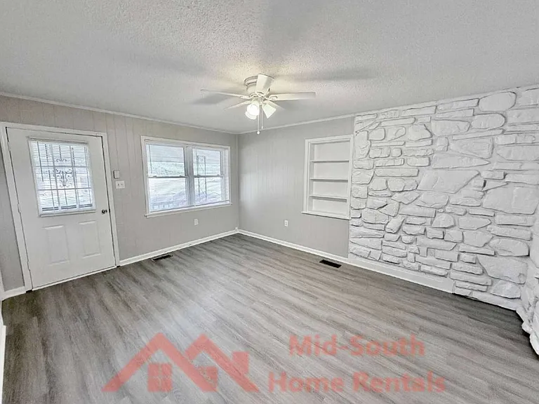 721 Best St — Photo 5