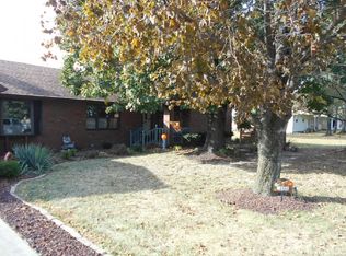 1551 N State Rd, Flora, IL 62839